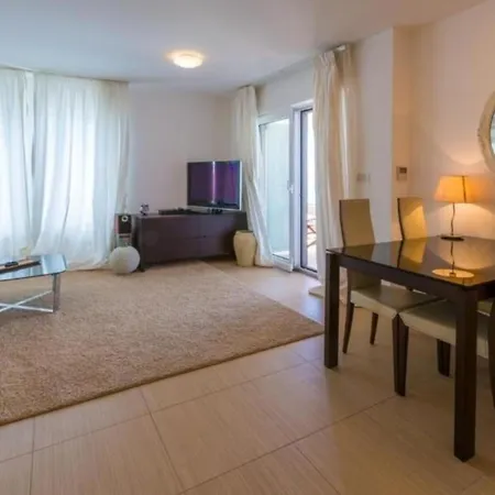 Tolle In Crikvenica Mit Moebliertem Balkon Und Meerblick * Dramalj